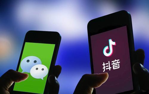 抖音游客吃瓜,游客现场吃瓜，揭秘网红景点幕后趣闻